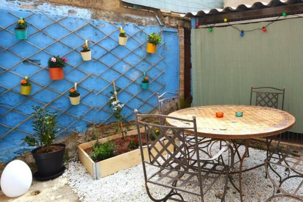 Taote - Studio Avec Terrasse Au Coeur De Ville Brignoles Exterior photo